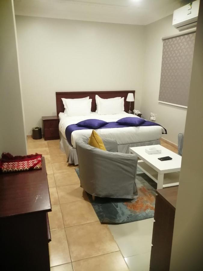 Nozol Al Toot Furnished Units Aparthotel Rijád Kültér fotó